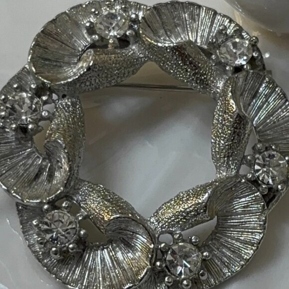 RHINESTONE SILVERPLATED BROOCH - Picture 3 of 5